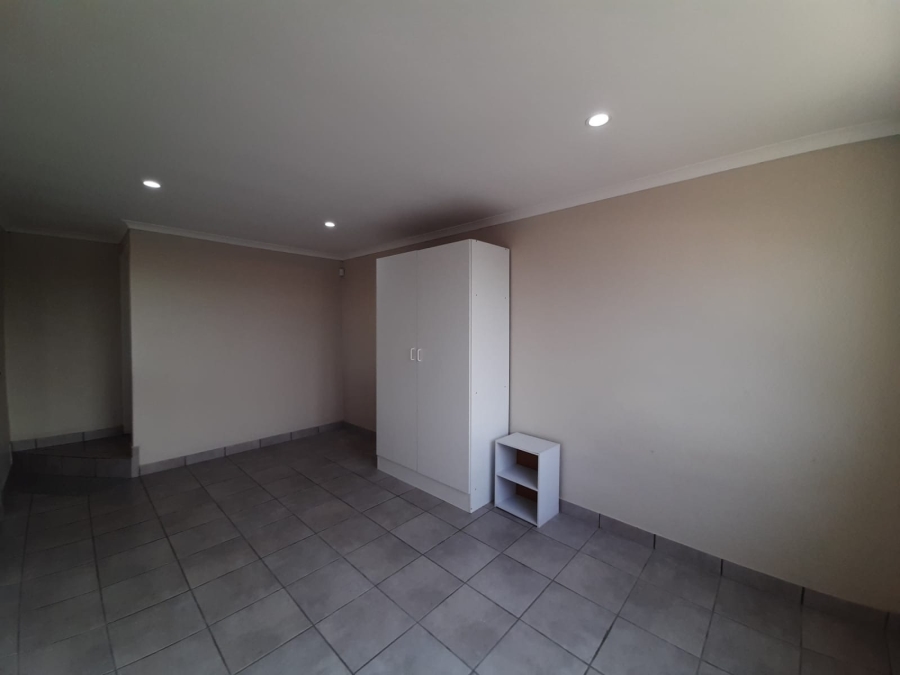 7 Bedroom Property for Sale in Woodbrook Eastern Cape